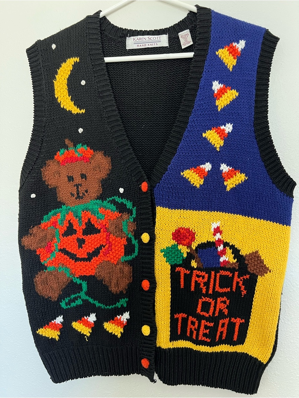 Karen Scott Halloween Knit Sweater Vest Teddy Bear Pumpkin Candy Corn Vintage